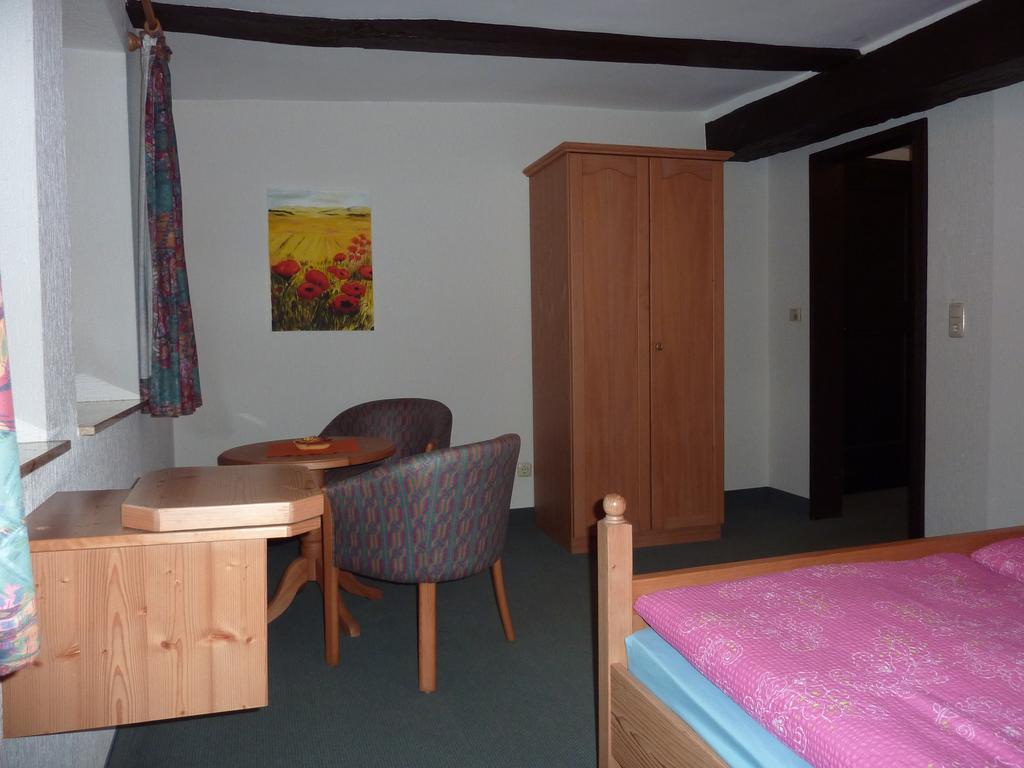 Hof Guttels Waldgasthof Ferienpension Rotenburg an der Fulda Esterno foto