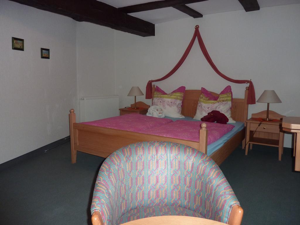 Hof Guttels Waldgasthof Ferienpension Rotenburg an der Fulda Esterno foto