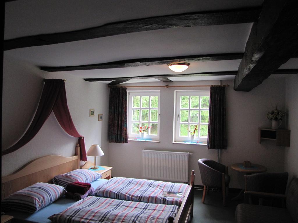 Hof Guttels Waldgasthof Ferienpension Rotenburg an der Fulda Esterno foto