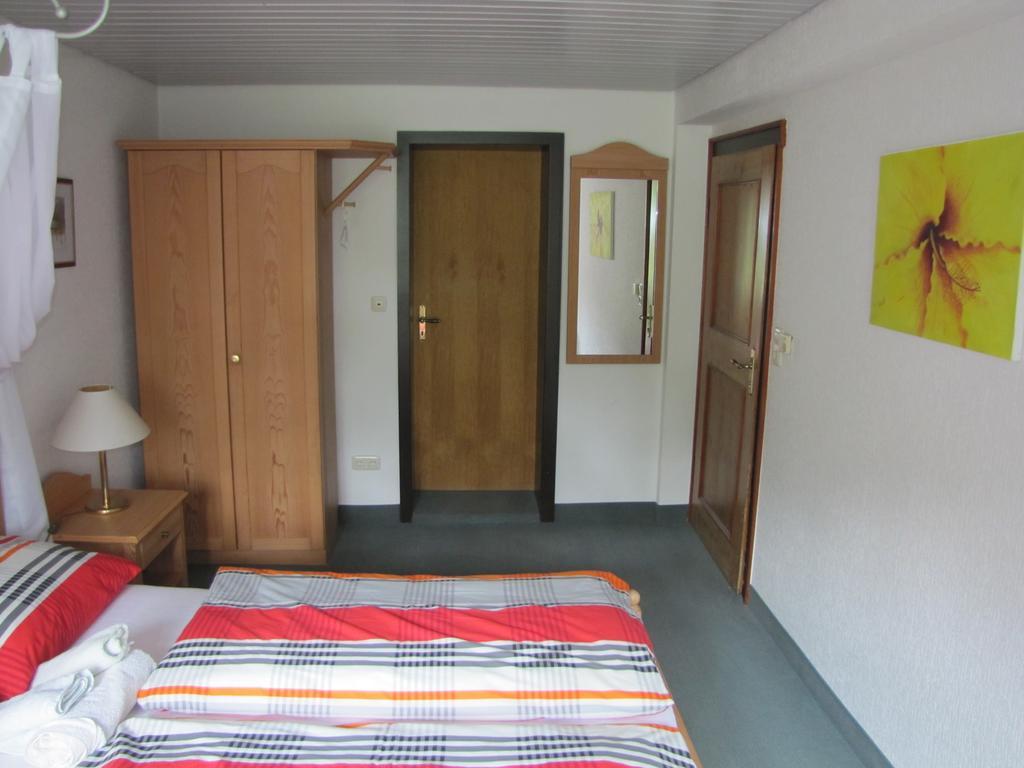 Hof Guttels Waldgasthof Ferienpension Rotenburg an der Fulda Esterno foto