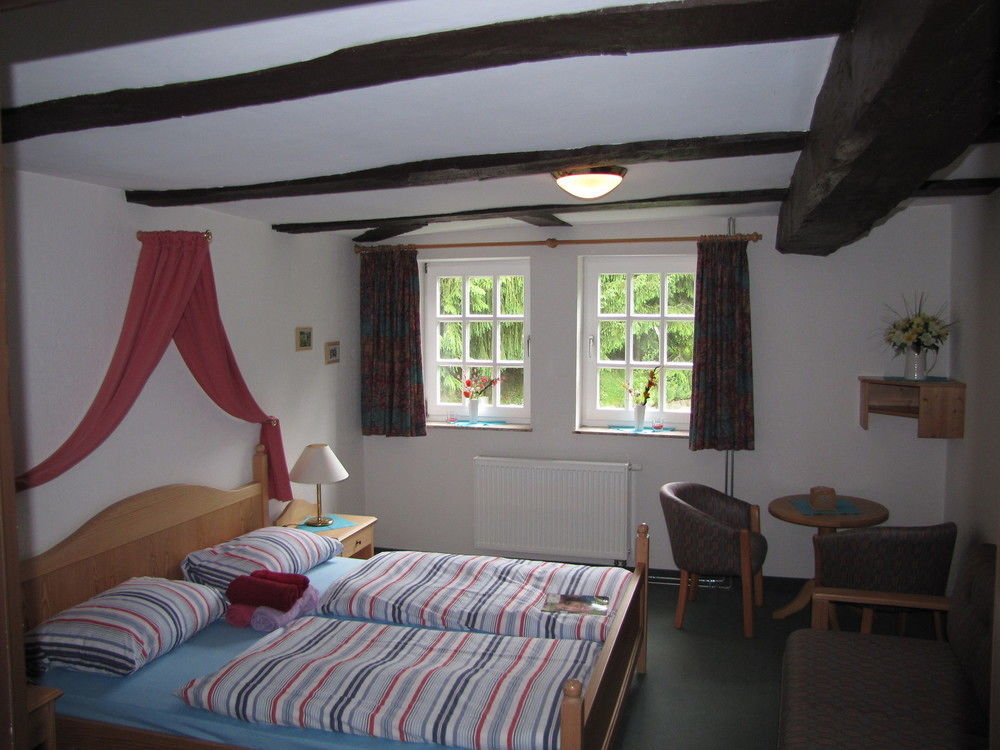 Hof Guttels Waldgasthof Ferienpension Rotenburg an der Fulda Esterno foto